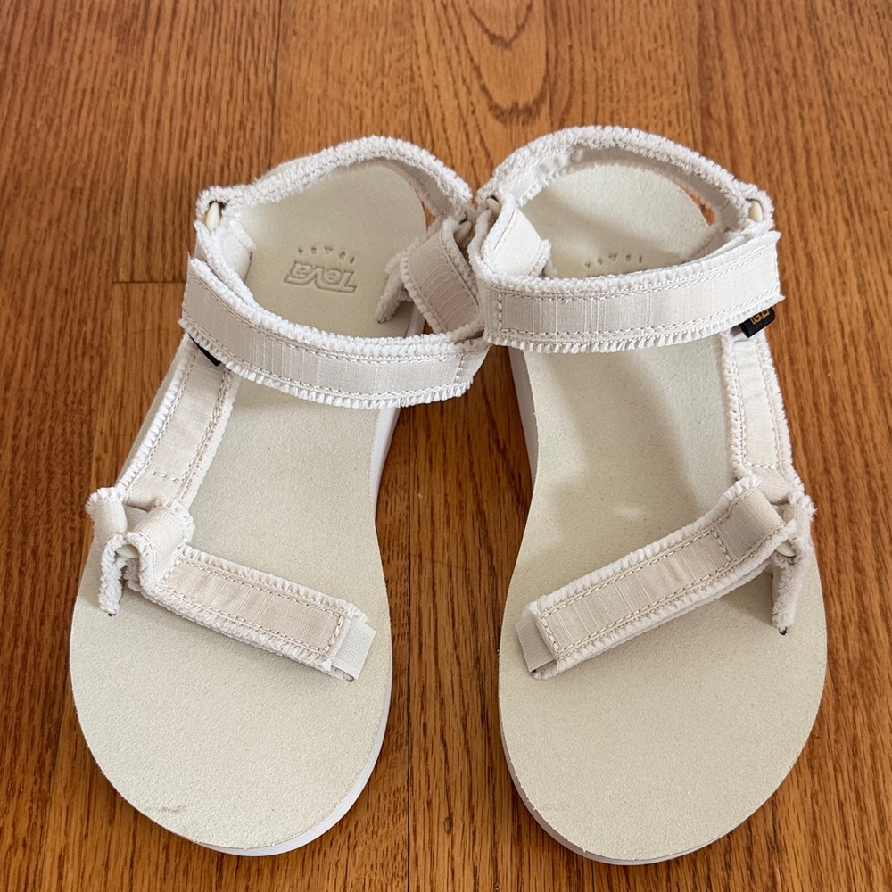 Teva Midform Universal Canvas in Bone
color